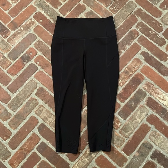 Lululemon Laser Cut Cropped leggings - Picture 2 of 6